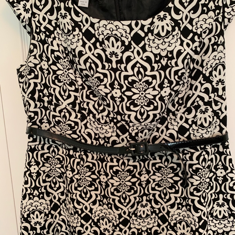 Dress - Picture 3 of 7